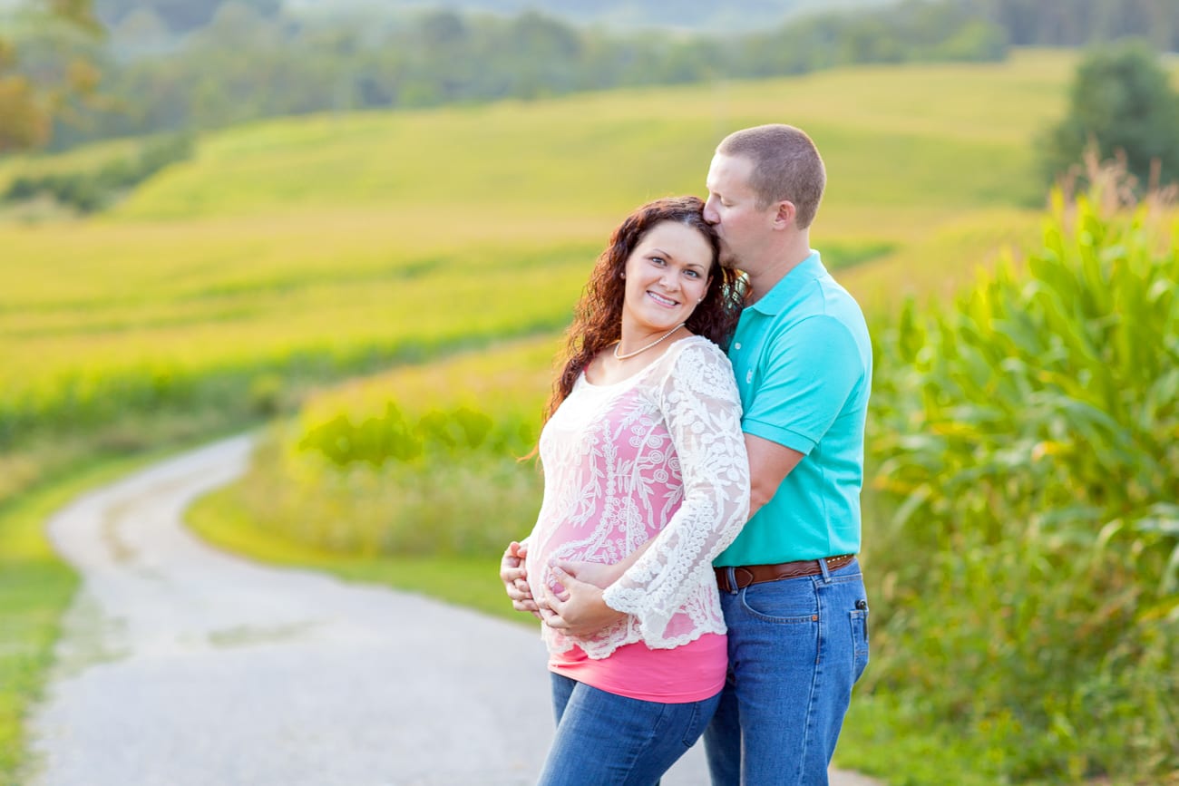 Maryland Rustic Maternity Pictures | Lauren Myers Photography